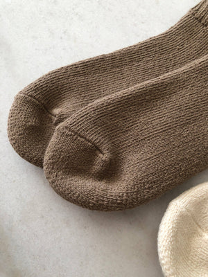 PACK OF TWO - SUPER TERRY ANKLE SOCKS: Cream & Brown / One size ( L/XL )