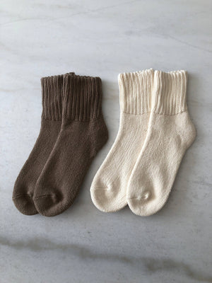 PACK OF TWO - SUPER TERRY ANKLE SOCKS: Cream & Brown / One size ( L/XL )