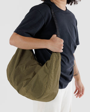 BAGGU Large Nylon Crescent Bag in Seaweed