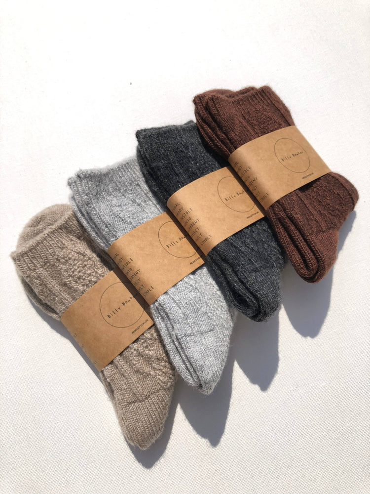 CABLE WOOL SOCKS: Brown / M/L