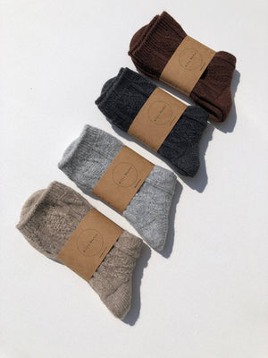 CABLE WOOL SOCKS: Light gray / M/L