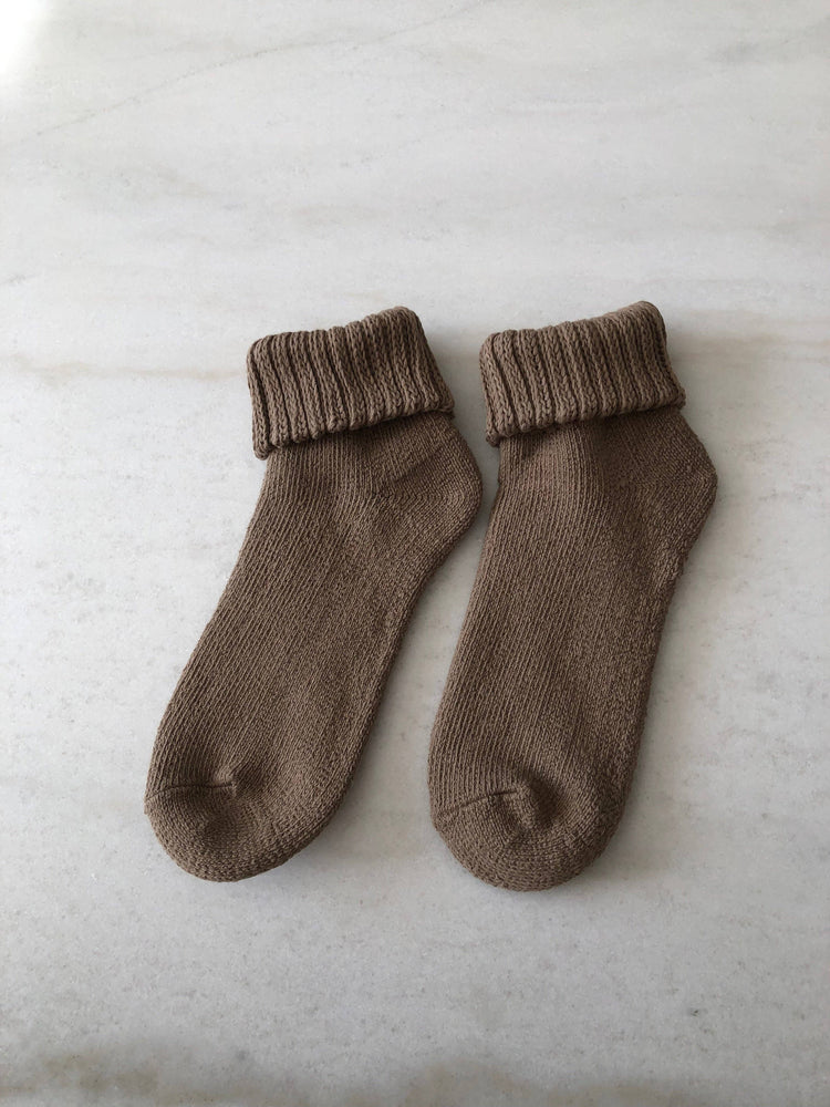 PACK OF TWO - SUPER TERRY ANKLE SOCKS: Cream & Brown / One size ( L/XL )