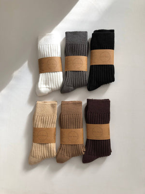 RIBBED COTTON HIGH SOCKS - neutral: Milk chocolate / One size : M/L