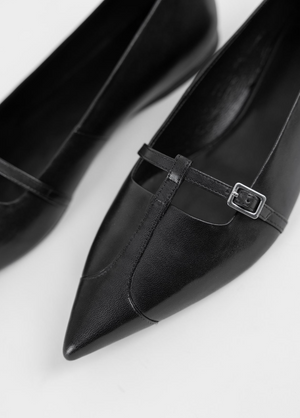 Vagabond Hermine Slingback Flat in Black