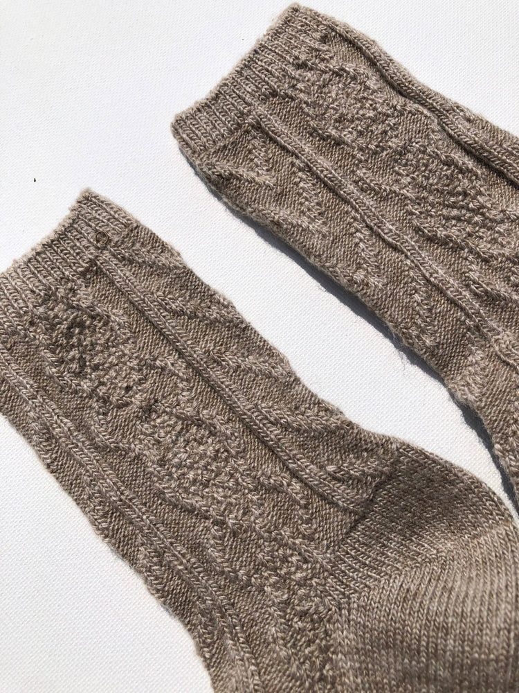 CABLE WOOL SOCKS: Light gray / M/L