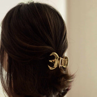 Nar'sha Metal Hair Claw Clip in Gold